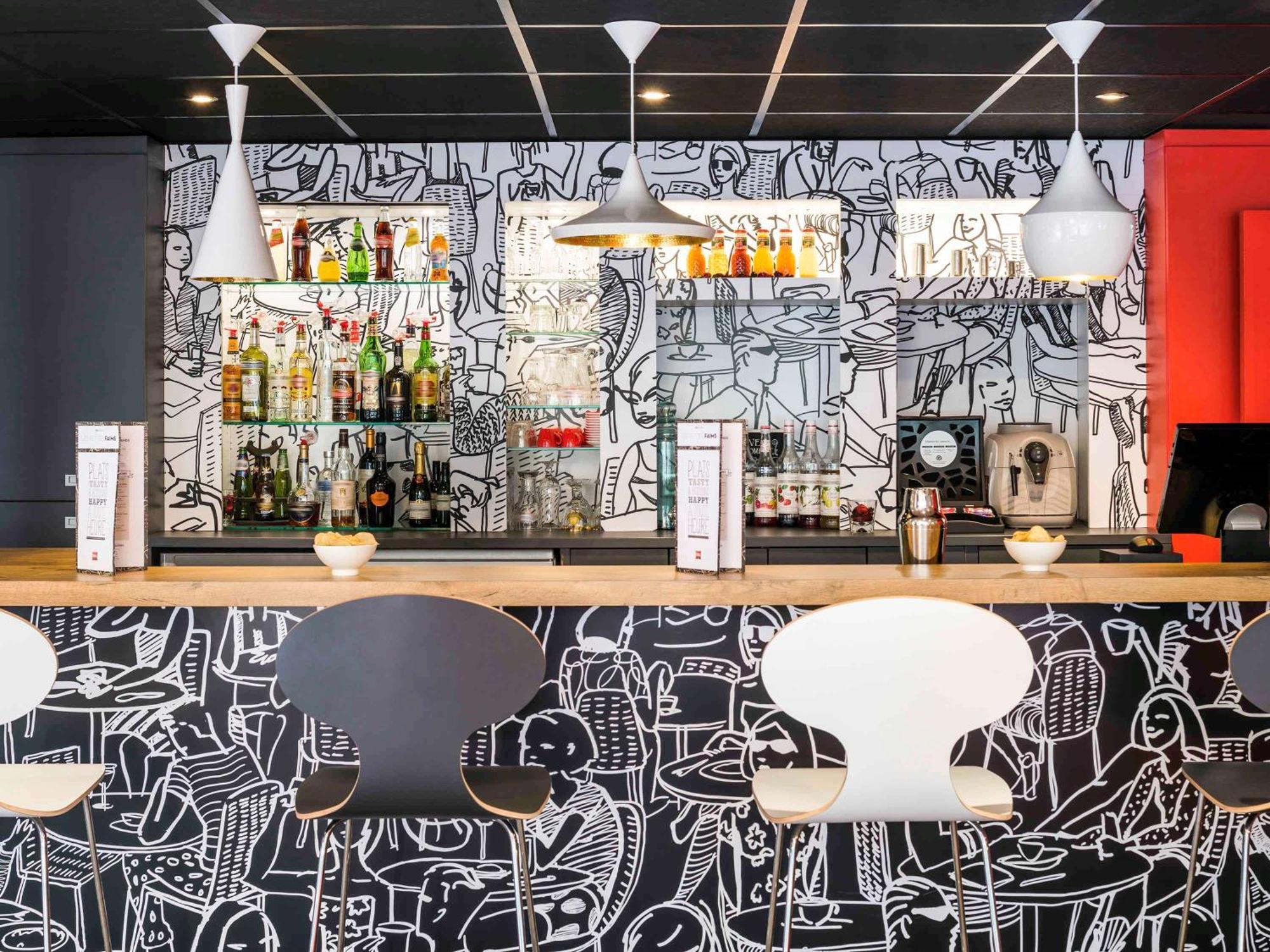 Hotel ibis Paris Pont de Suresnes Longchamp Extérieur photo