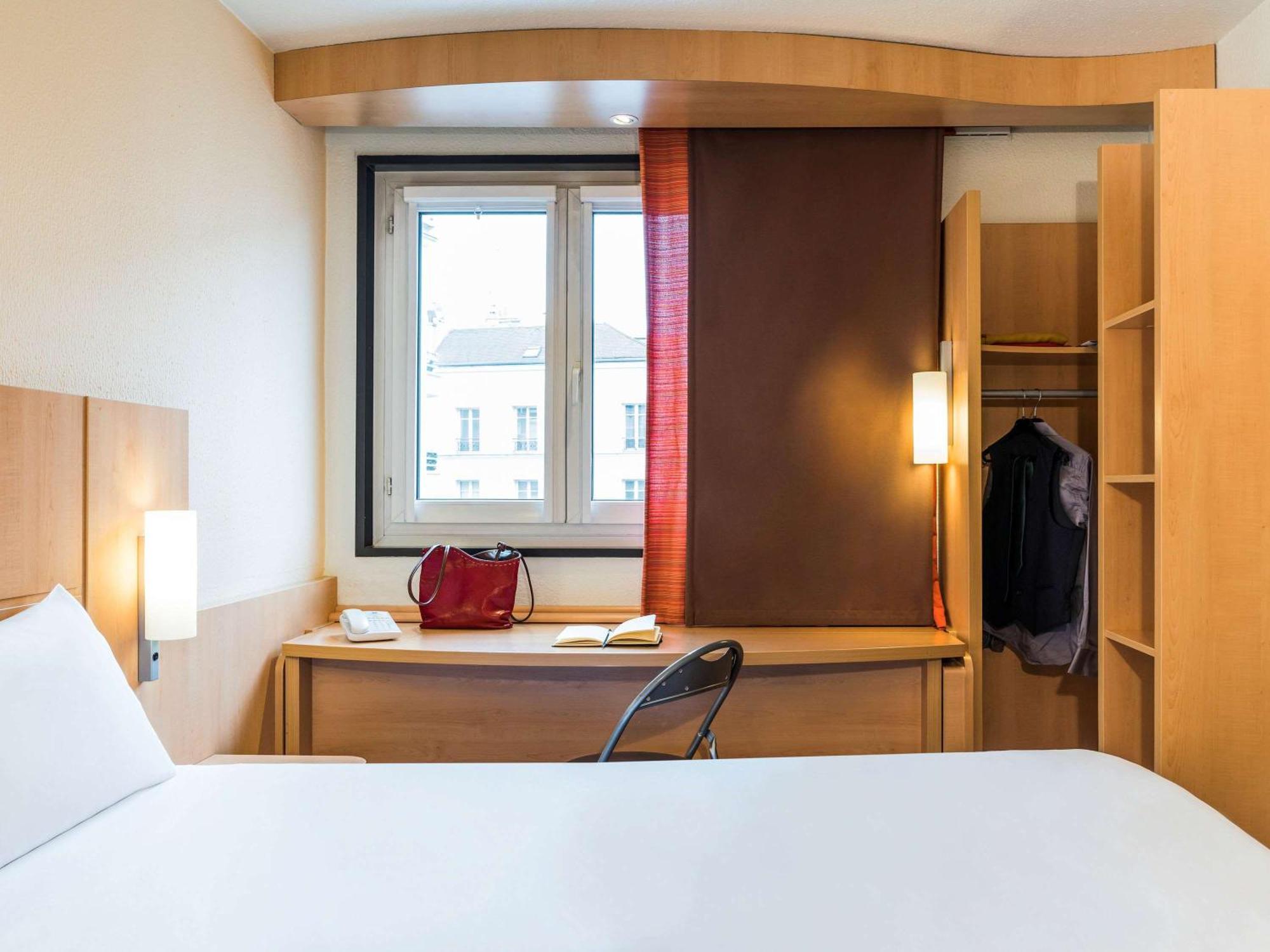 Hotel ibis Paris Pont de Suresnes Longchamp Extérieur photo